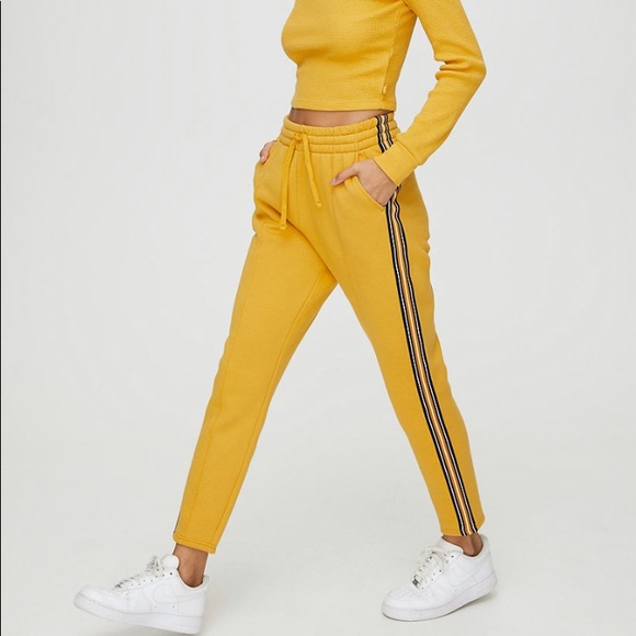 TNA Iconic Sweatpant - Picture 6 of 6